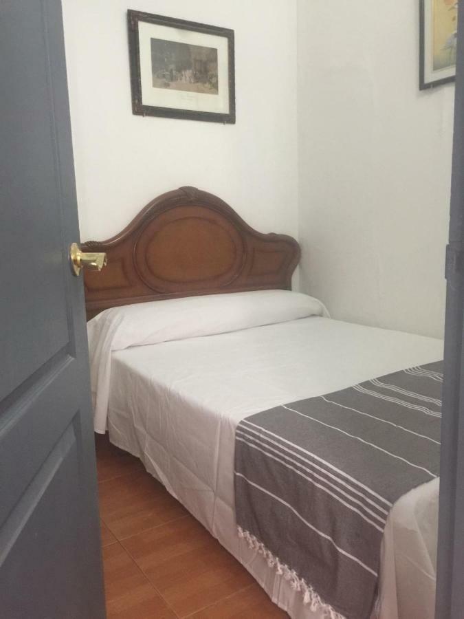 Pension Teruel Barcelona Exterior photo